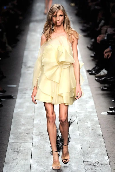 Look 1